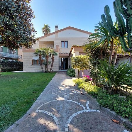 Villa Gisi Guest House Fiumicino Exterior photo